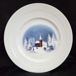 HUTSCHENREUTHER Church Winter Scene 10 Inch Porcelain Plate